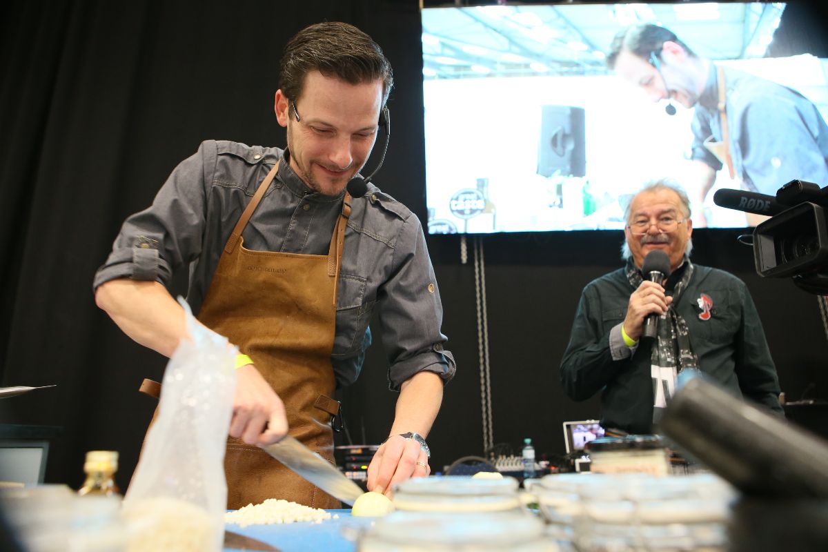 Georg Staber-Gossi beim Livekochen auf der Genussmesse Burgenland