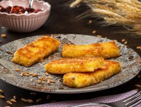 Grießschnitten mit Zwetschkenröster | Foto: Lexpix Grießschnitten mit Zwetschkenröster