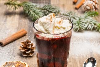 Glühwein mit Rumtopffrüchten