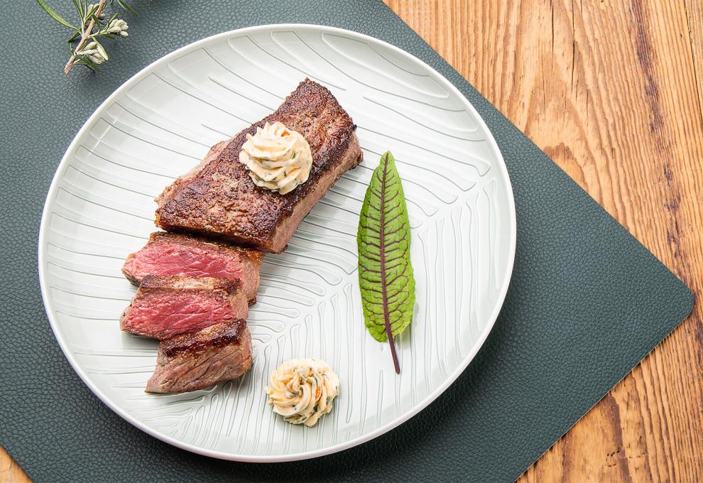 Rindersteak mit Marillenbutter