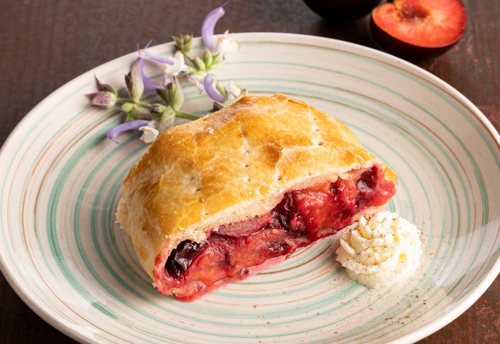 Blätterteigstrudel mit Zwetschken