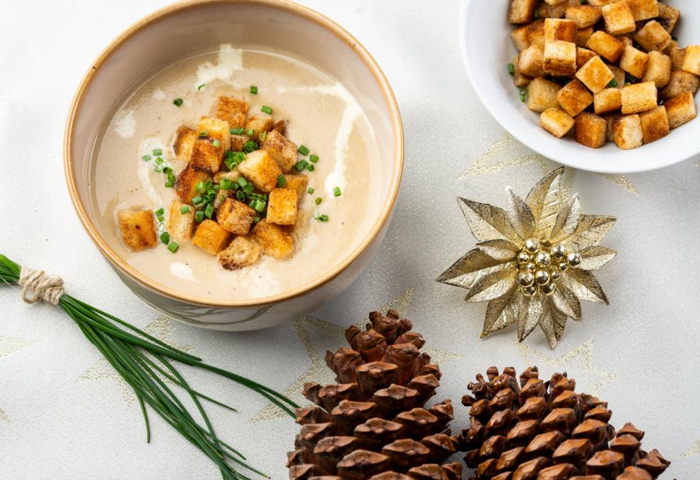 Maroni-Selleriecremesuppe mit Lebkuchencroûtons