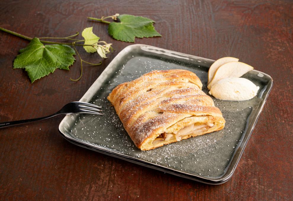 Topfen-Dinkelstrudel mit Birnen