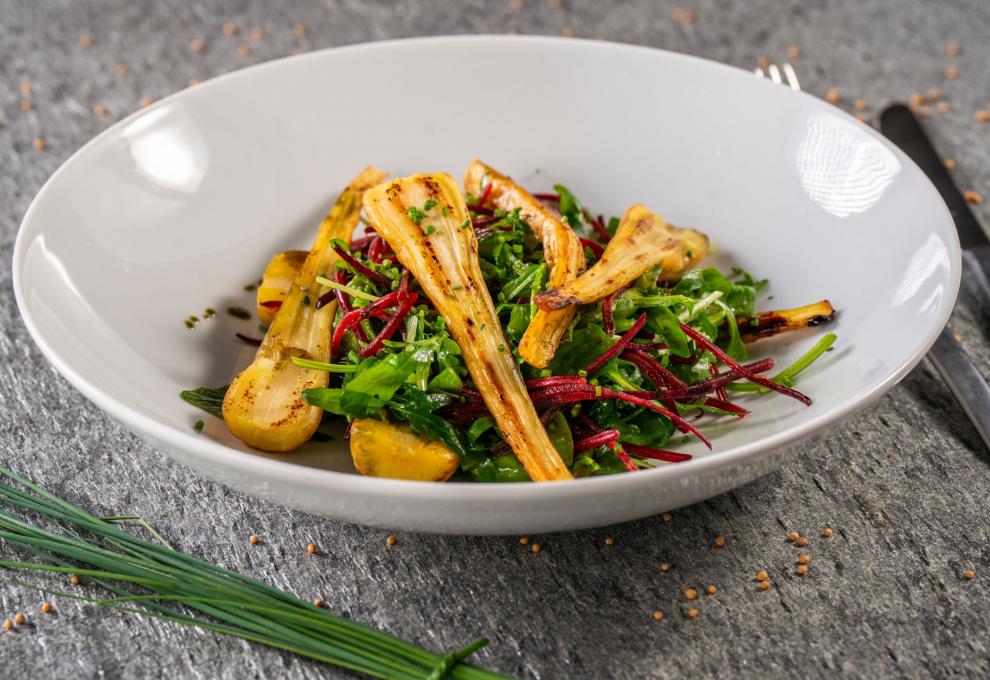 Wintersalat mit gerösteten Pastinaken